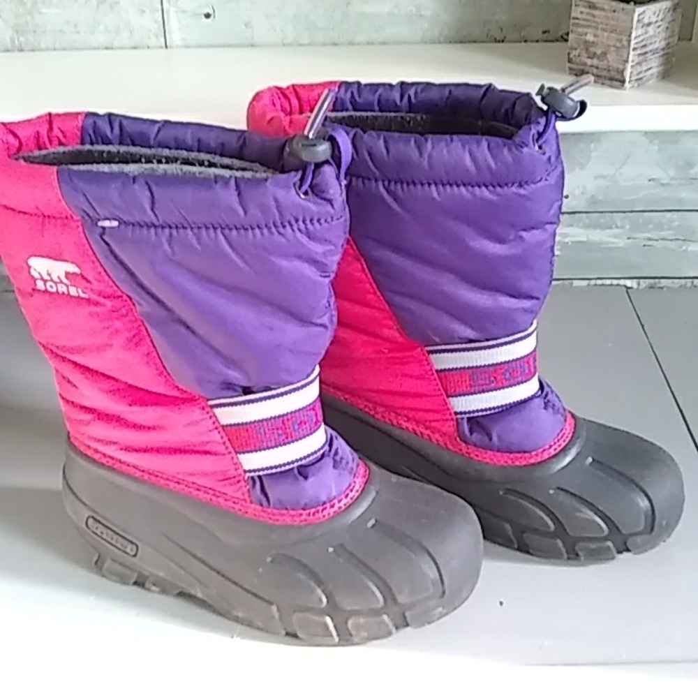 Sorel size 1 girls snow boots